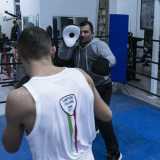 Il campione nazionale juniores Marco Merro si allena nella palestra Black Cove di via Casavola, nel rione San Girolamo